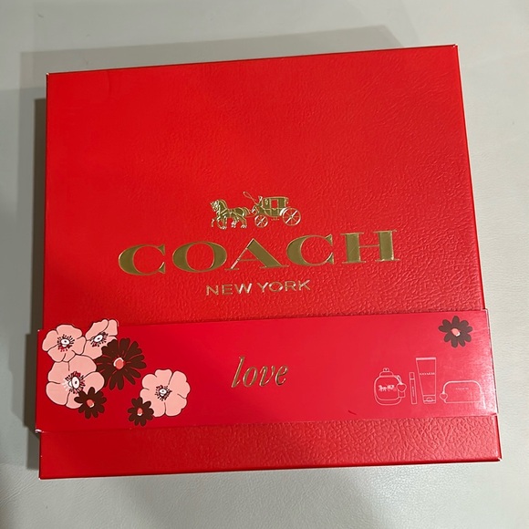 COACH 4-Pc. Love Eau de Parfum Gift Set - Picture 2 of 10